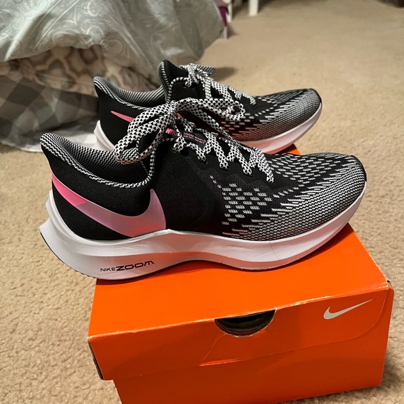 Nike Zoom Women Sneakers - Picture 2 of 3